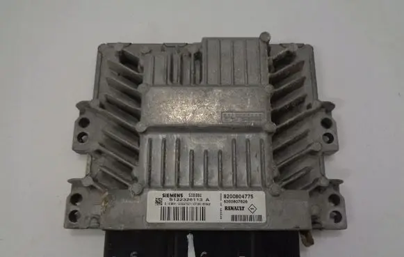 Renault Megane II Engine control unit/module 8200804775 8200807626