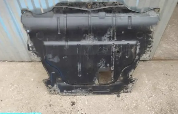 Ford Mondeo MK IV Engine splash shield/under tray