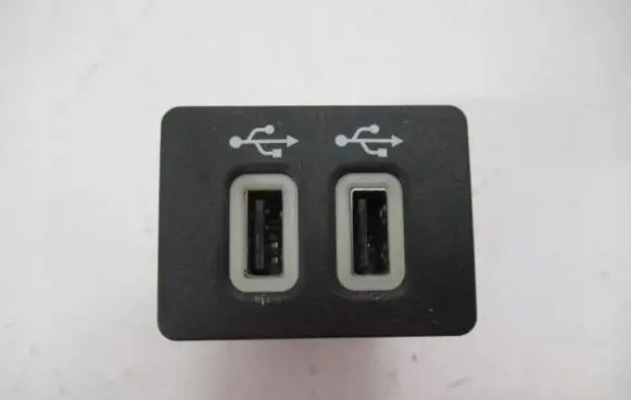 Ford Focus C-MAX USB socket connector 