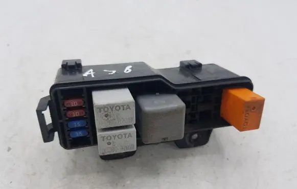 Toyota Corolla Verso AR10 Fuse module NOCODE