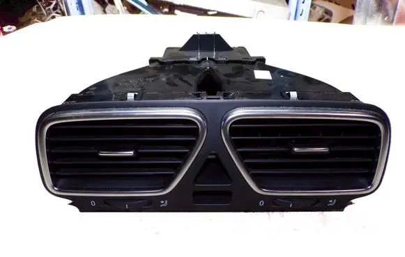 Volkswagen Scirocco Dash center air vent grill 1Q0819819 1Q0819728L 1Q0819735C