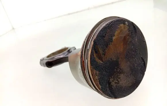 Mercedes-Benz CLS C219 Piston with connecting rod