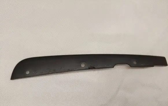 Mercedes-Benz GL X166 (D)pillar trim (top) A1666900527
