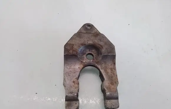 Nissan X-Trail T30 Fuel Injector clamp holder