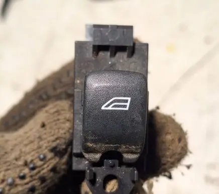 Volvo V50 Electric window control switch 31272012 11W182