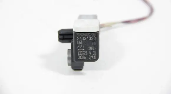 Mitsubishi L200 Airbag deployment crash/impact sensor 31334336
