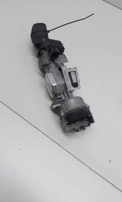 Ford C-MAX I Ignition lock 3M513F880AC