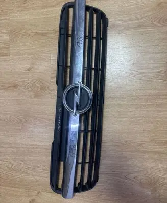 Opel Agila A Front bumper upper radiator grill 09212425