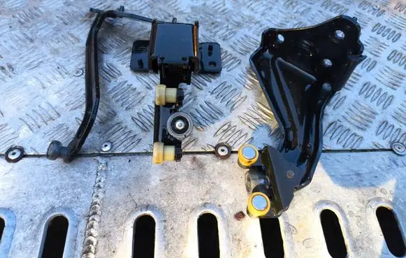 Fiat Scudo Sliding door upper roller guide/hinge 