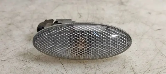 Toyota Auris 150 Front fender indicator light 8173002080