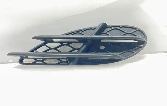 Mercedes-Benz S W220 Front bumper lower grill A2208851323