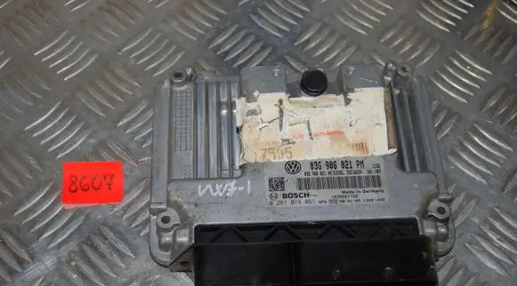 Volkswagen Jetta V Engine control unit/module 03G906021PM 0281014061