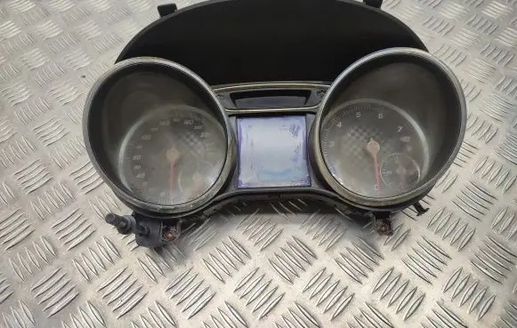 Mercedes-Benz A W176 Speedometer (instrument cluster) A1769000404 0263700375