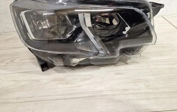 Peugeot Rifter Headlight/headlamp 9816826880