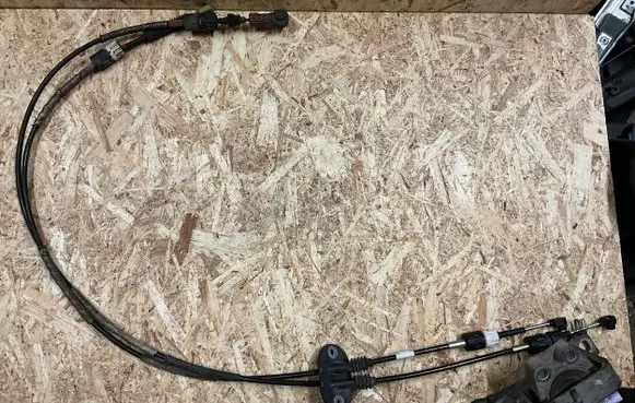 Ford Focus Gear shift cable linkage 4M5R7E395 607107505