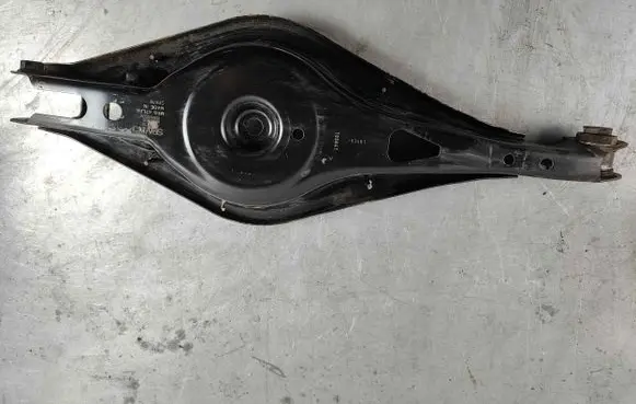 Volvo XC40 Rear control arm 32221200
