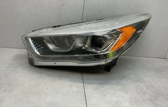 Ford Kuga II Headlight/headlamp GV4113W030DF