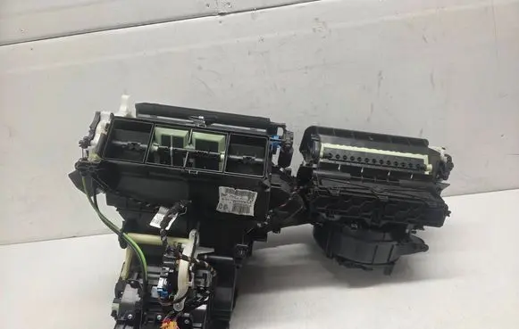 Volkswagen Tiguan Interior heater climate box assembly T1010831Z