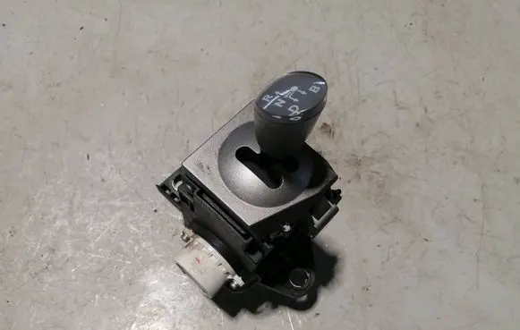 Toyota Prius (XW20) Gear shifter/selector 