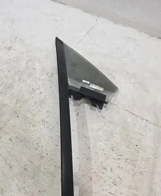 Bentley Continental Front vent window/glass (coupe) 43R000315