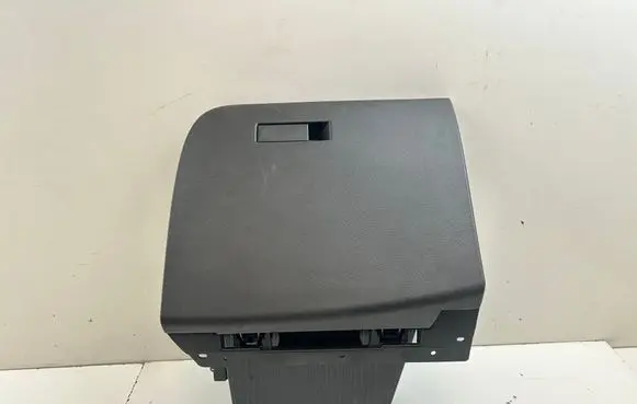 Opel Mokka B Glove box 9820861380