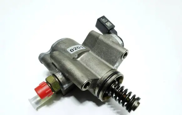 Volkswagen Golf V Fuel injection high pressure pump 03C127025R