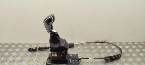 Citroen C5 Gear shifter/selector 9686149980