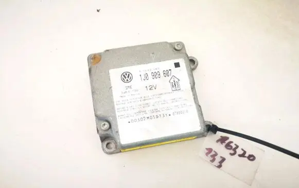 Volkswagen PASSAT B5 Airbag control unit/module 1j0909607 5wk4199