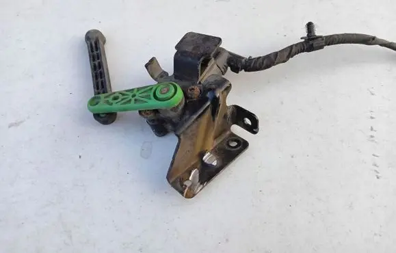 Skoda Superb B8 (3V) Rear air suspension level height sensor 5Q0907503