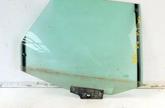 Audi 80 90 S2 B4 Front windscreen/windshield window 192802