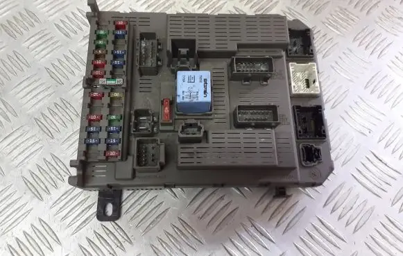 Citroen C5 Fuse box set 9649301680