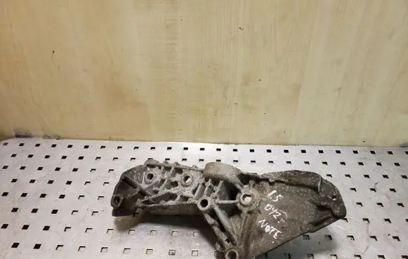 Nissan Note (E11) Generator/alternator bracket 8200425034