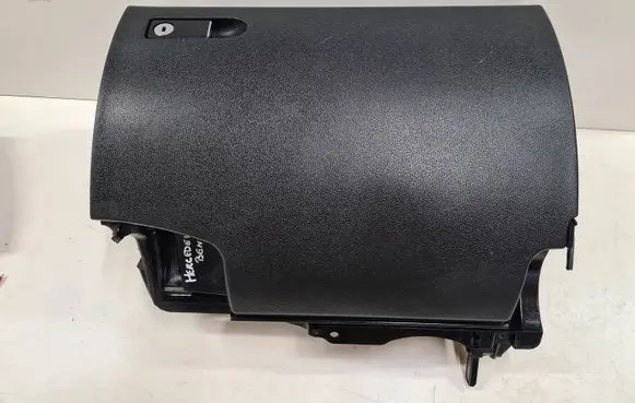 Mercedes-Benz C W204 Glove box set A2046802691