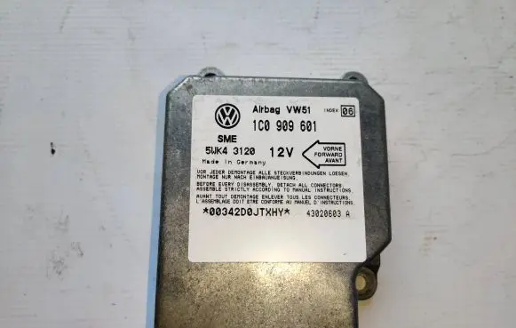 Skoda Octavia Mk1 (1U) Airbag control unit/module 1c0909601