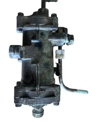 Toyota Hilux (AN120, AN130) Fuel filter housing 233000E010 233000E011