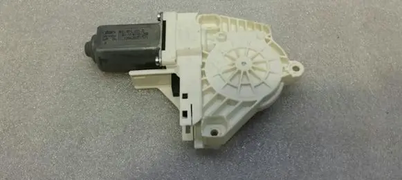 Porsche Cayenne (92A) Front door window regulator motor 8K0959801B