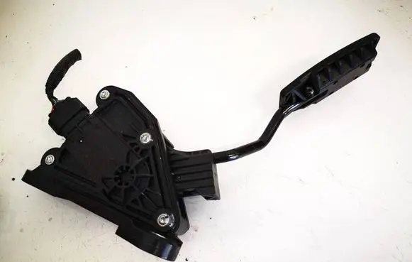 Honda CR-V Accelerator throttle pedal