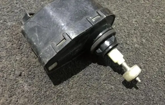 Ford Scorpio Headlight level adjustment motor 85gg13k198aa 0132008302
