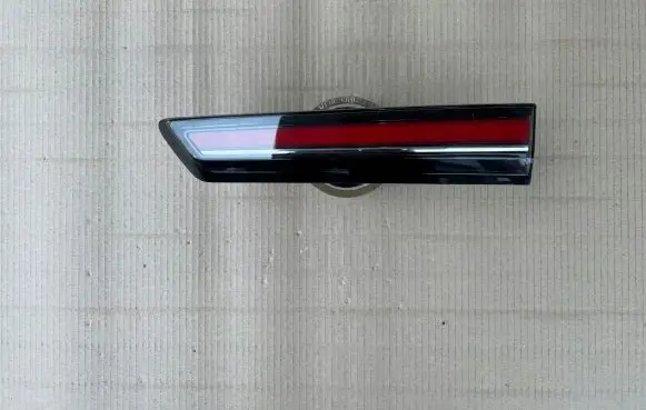 Opel Mokka B Tailgate rear/tail lights 9833944580