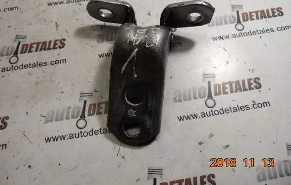 Toyota RAV 4 (XA30) Front door upper hinge