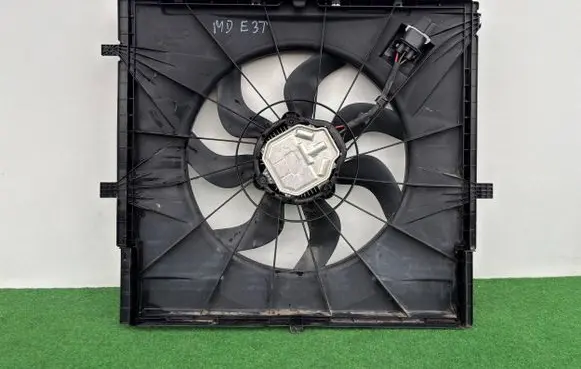 Mercedes-Benz V Class W447 Electric radiator cooling fan 3135103889