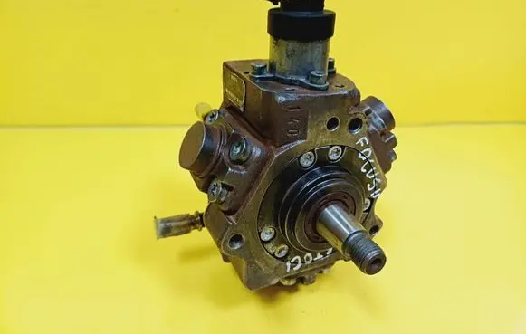 Ford Focus Fuel injection high pressure pump 9683703780A 0445010102 0928400607