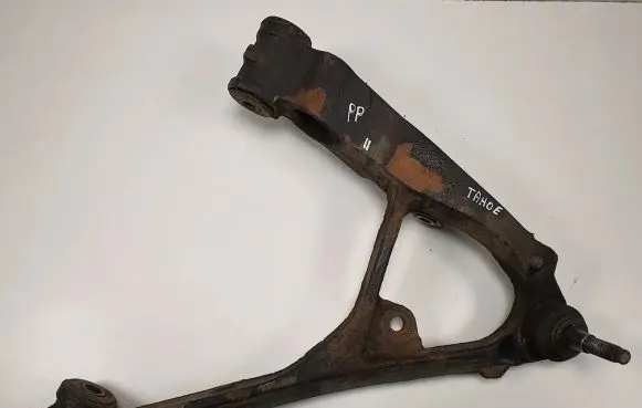 Chevrolet Tahoe Front control arm 15047210R