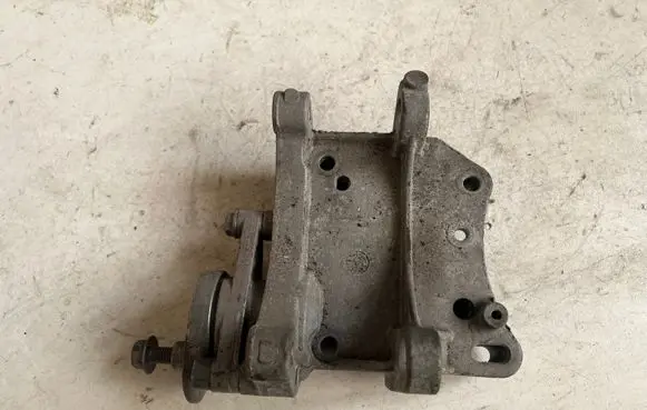 Peugeot 207 Generator/alternator bracket 9659197780