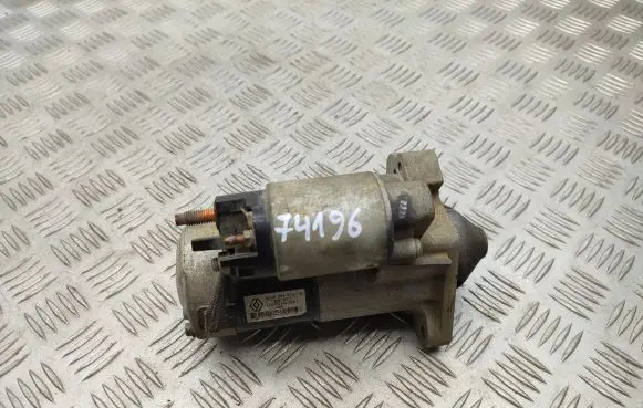 Nissan Qashqai Starter motor 8200584675B