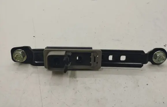Opel Antara Seat belt adjustment rail 