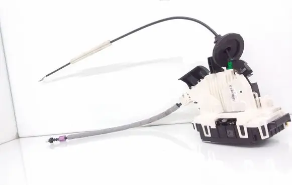 Mercedes-Benz E A207 Front door lock A2077603740 A2047202735