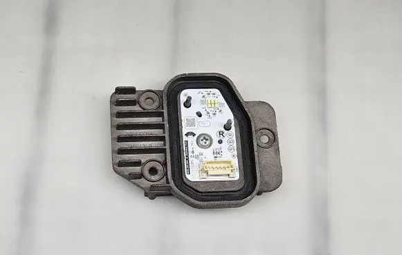 Toyota Corolla Cross LED ballast control module P00132356
