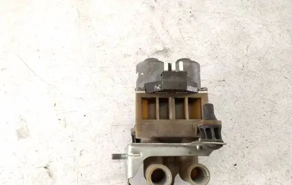 Mercedes-Benz C W202 Coolant heater control valve 1147412080 0018303684
