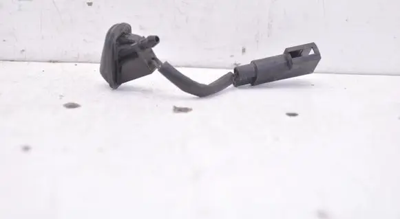 Ford C-MAX II Windshield washer spray nozzle 8M5117666